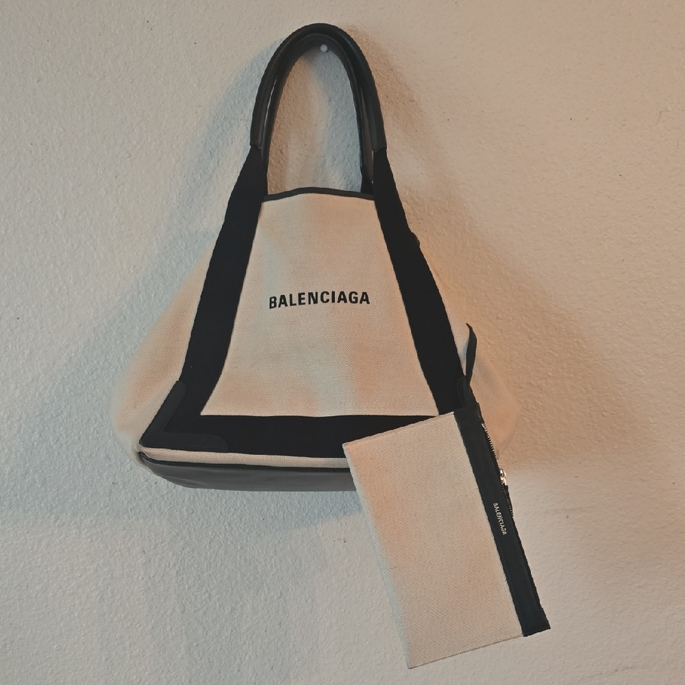 Balenciaga Black and Cream Tote Bag - Picture 3 of 9
